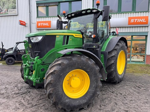 John Deere 6R 215