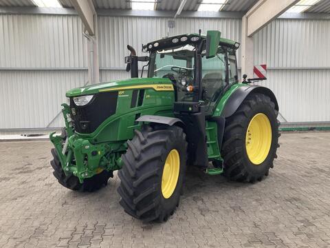 John Deere 6R 215