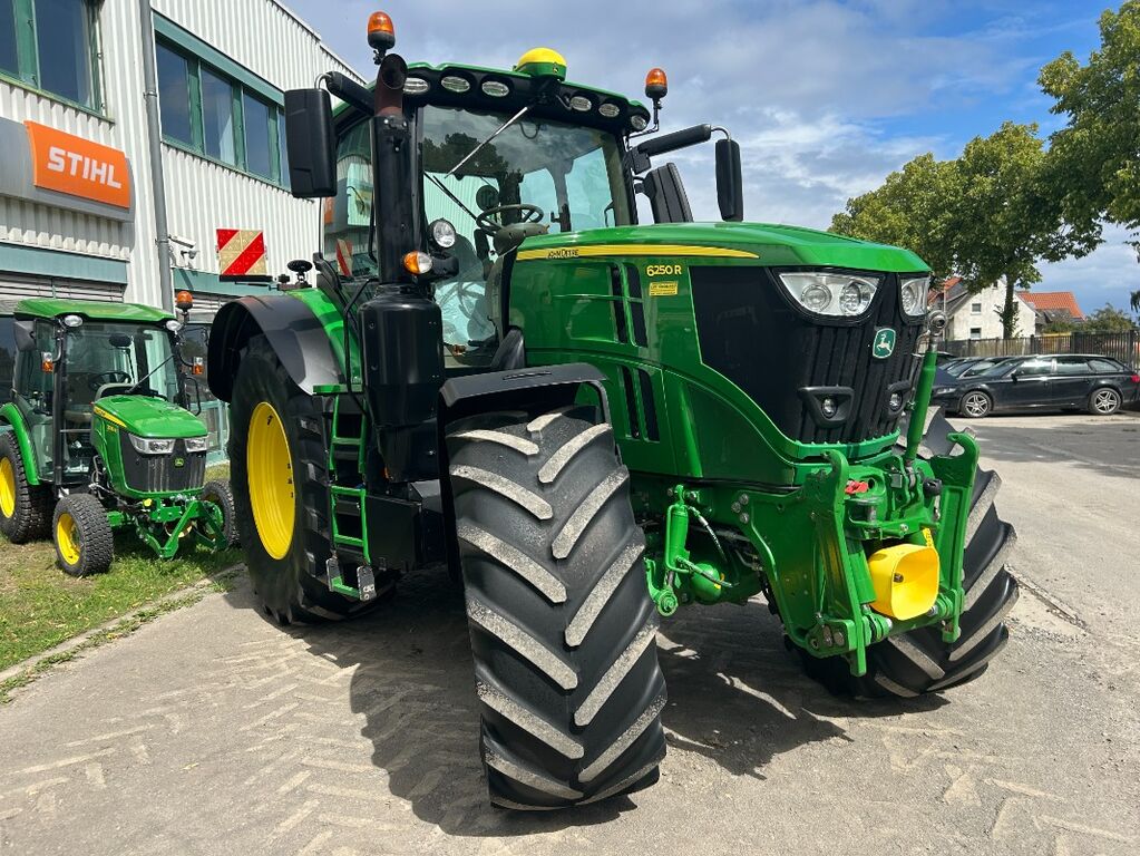 John Deere 6250R 3