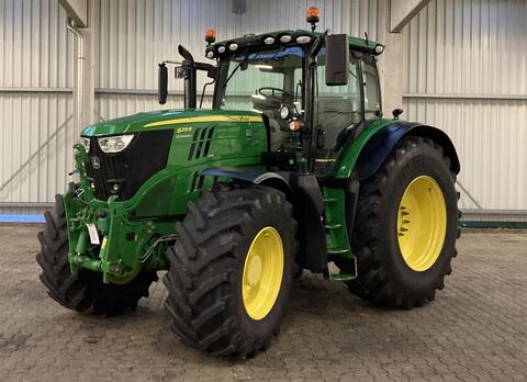 John Deere 6215R