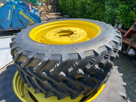 Sonstige 270/95R32