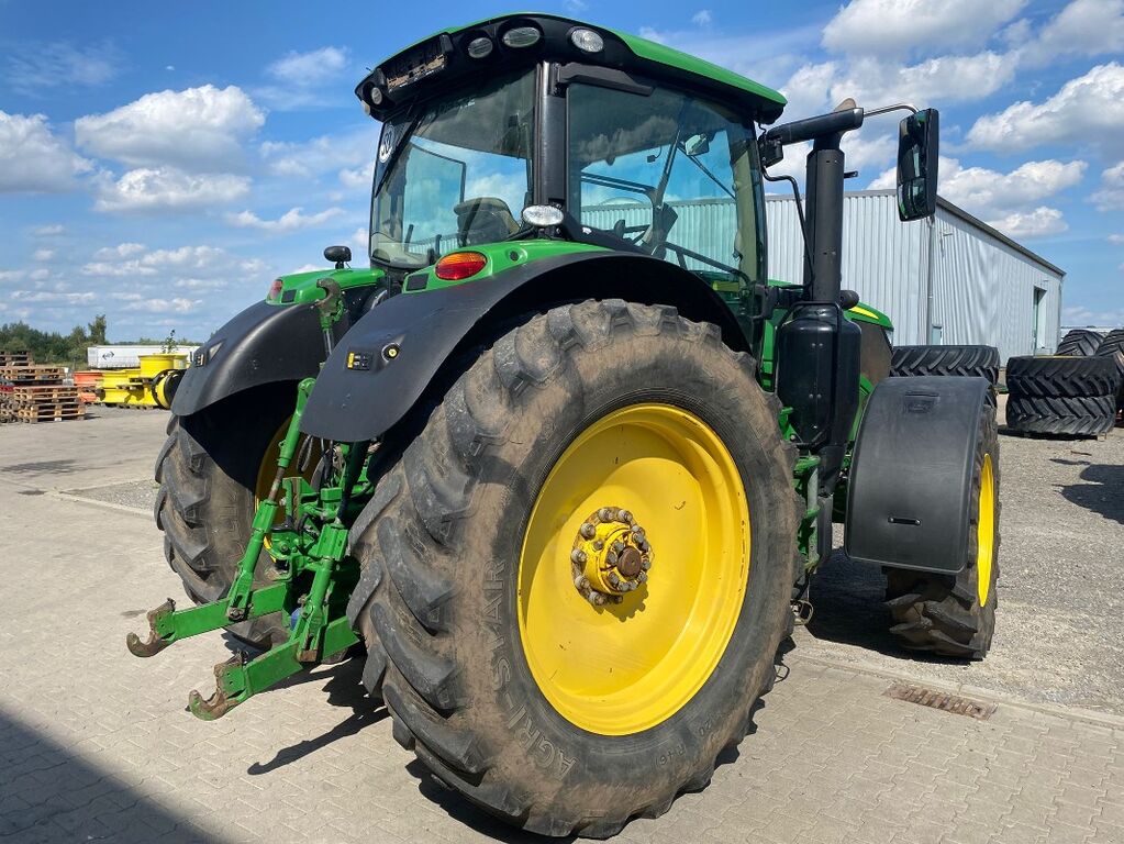 John Deere 6215R 3