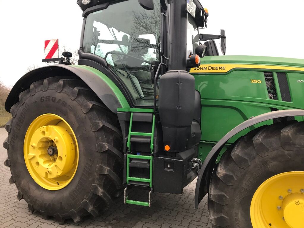 John Deere 6R 250 2