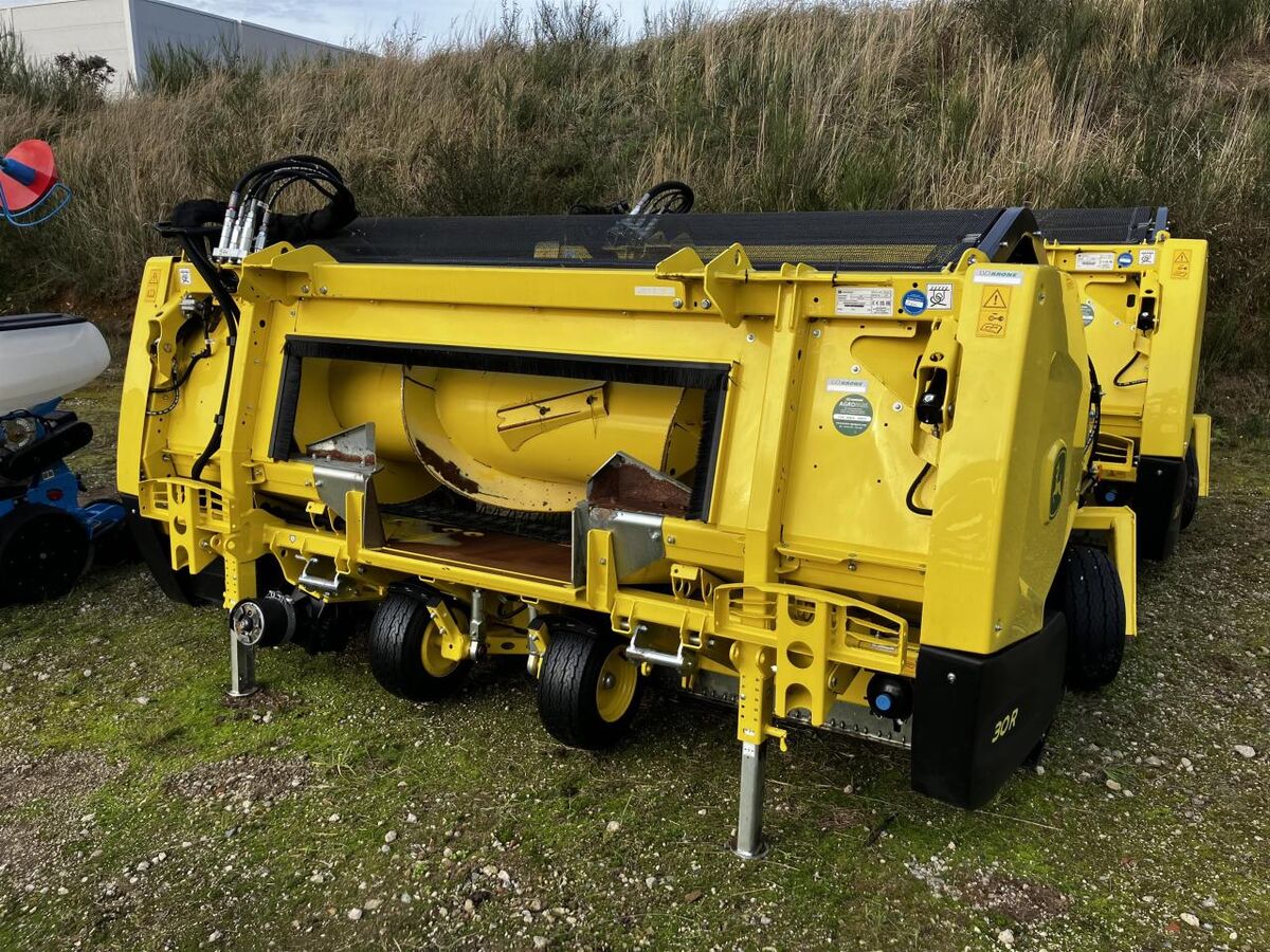 John Deere 30R 1