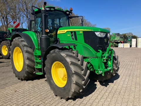 John Deere 6M 200