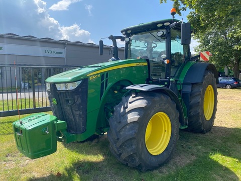 John Deere 8320R
