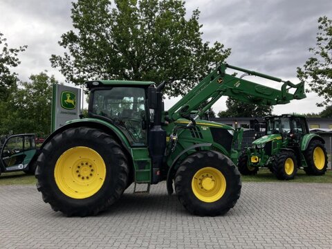 John Deere 6215R 2