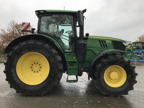 John Deere 6215R 2