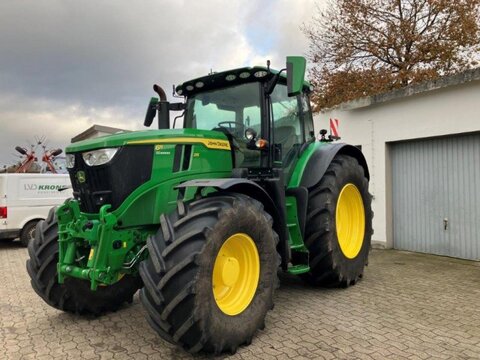 John Deere 6R 215