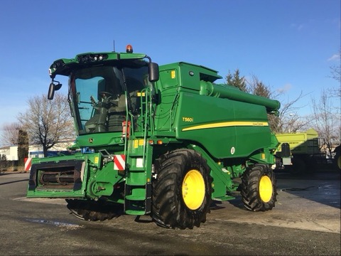 John Deere T560