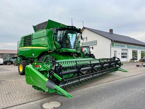 John Deere T560HM 2