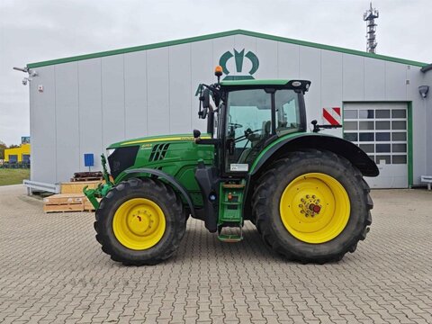 John Deere 6215R 2