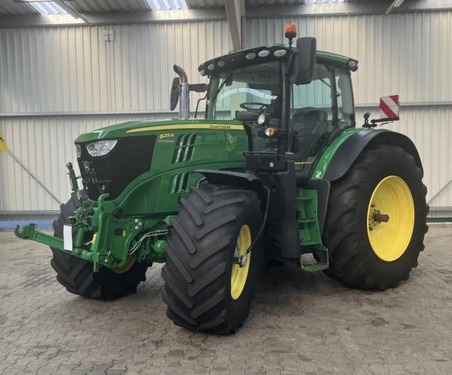 John Deere 6215R
