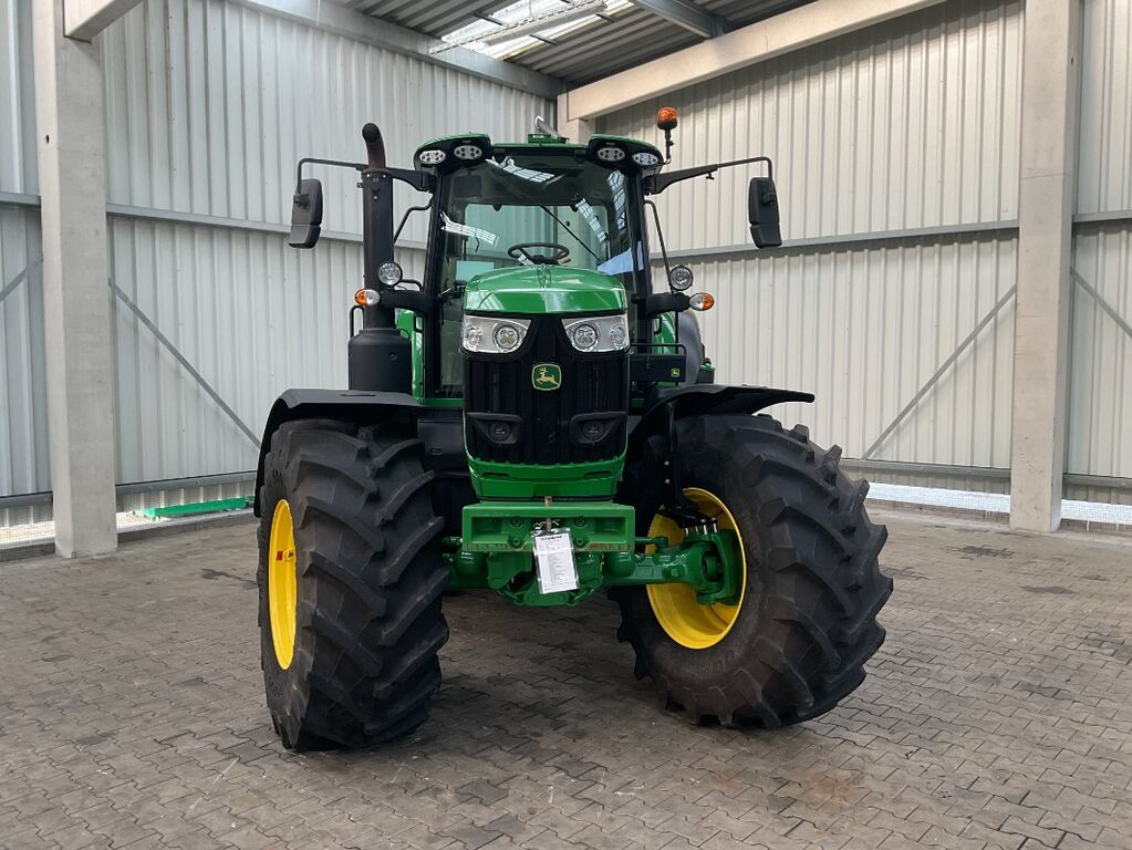 John Deere 6195M 3