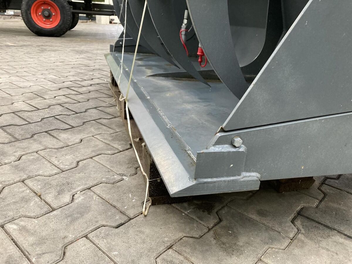 1600 mm Silagebeißschaufel 3