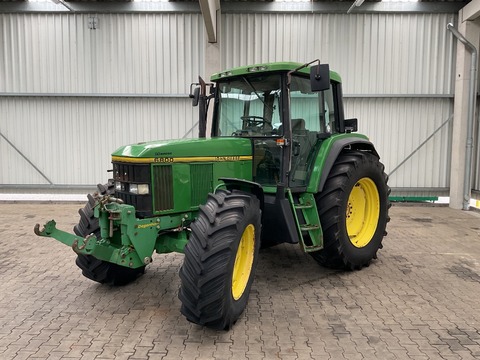 John Deere 6800