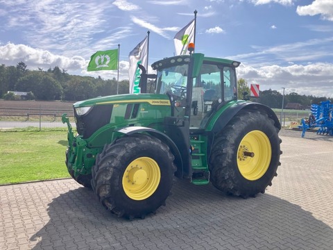 John Deere 6R 215