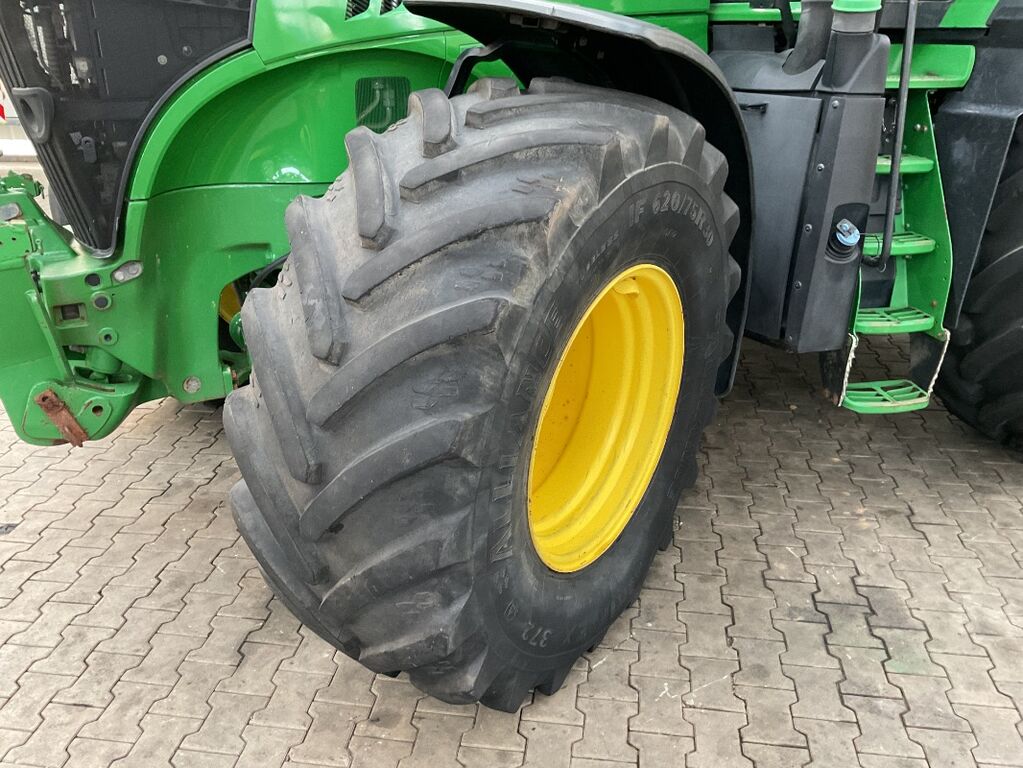 John Deere 7310R 2