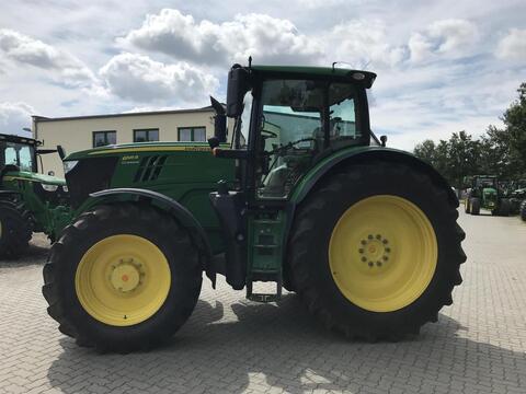 <strong>John Deere 6195R</strong><br />