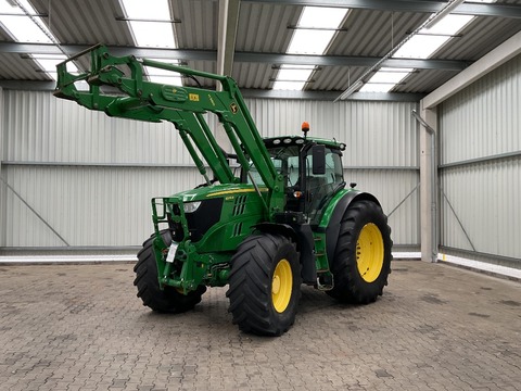 John Deere 6215R