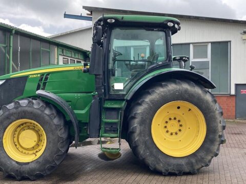 John Deere 7230R 2