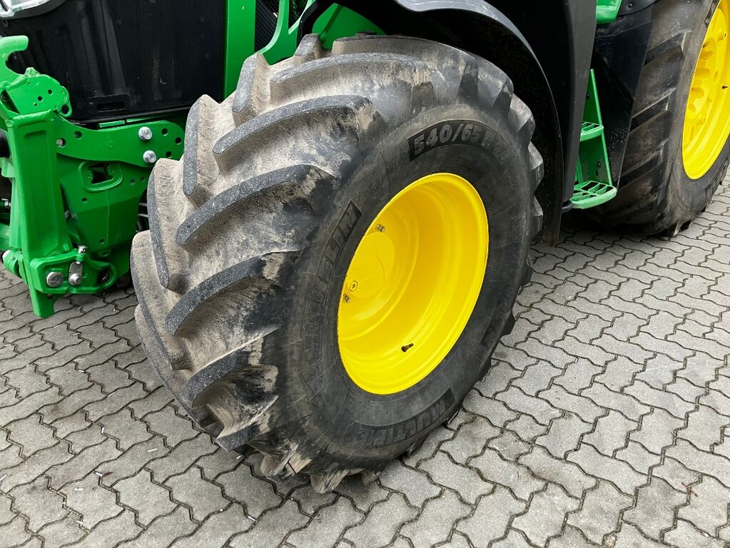 John Deere 6120M 2