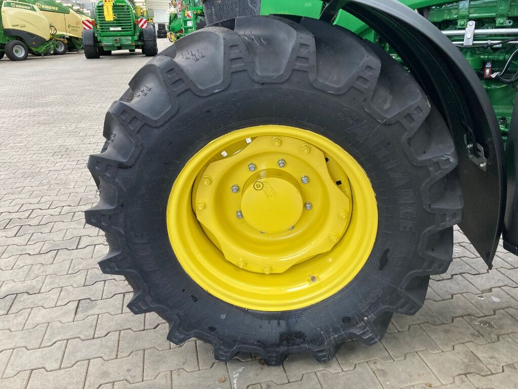 John Deere 5090M 3