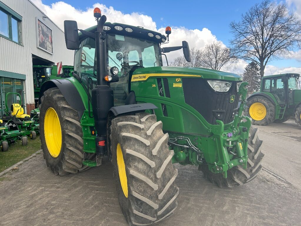 John Deere 6R215 3