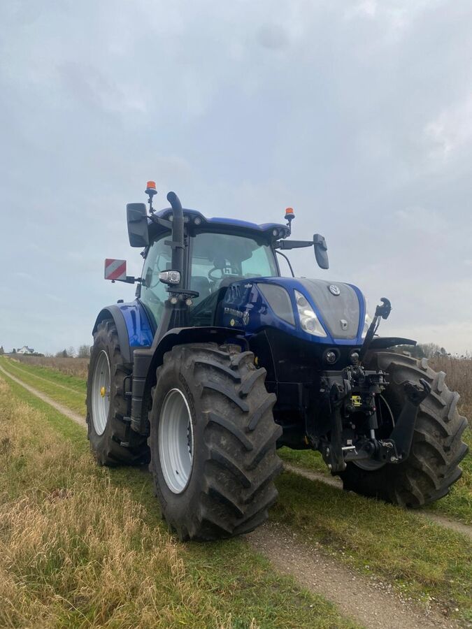 New Holland T7.230 2