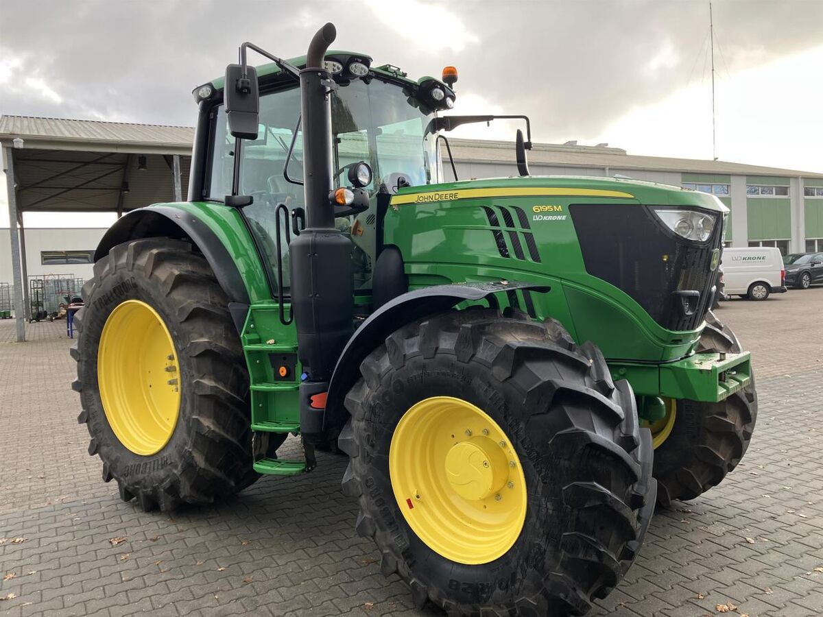 John Deere 6195M 1