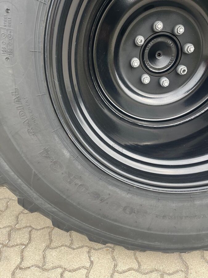 Nokian ELS 800/60R34 3