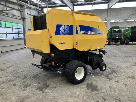 New Holland BR750A