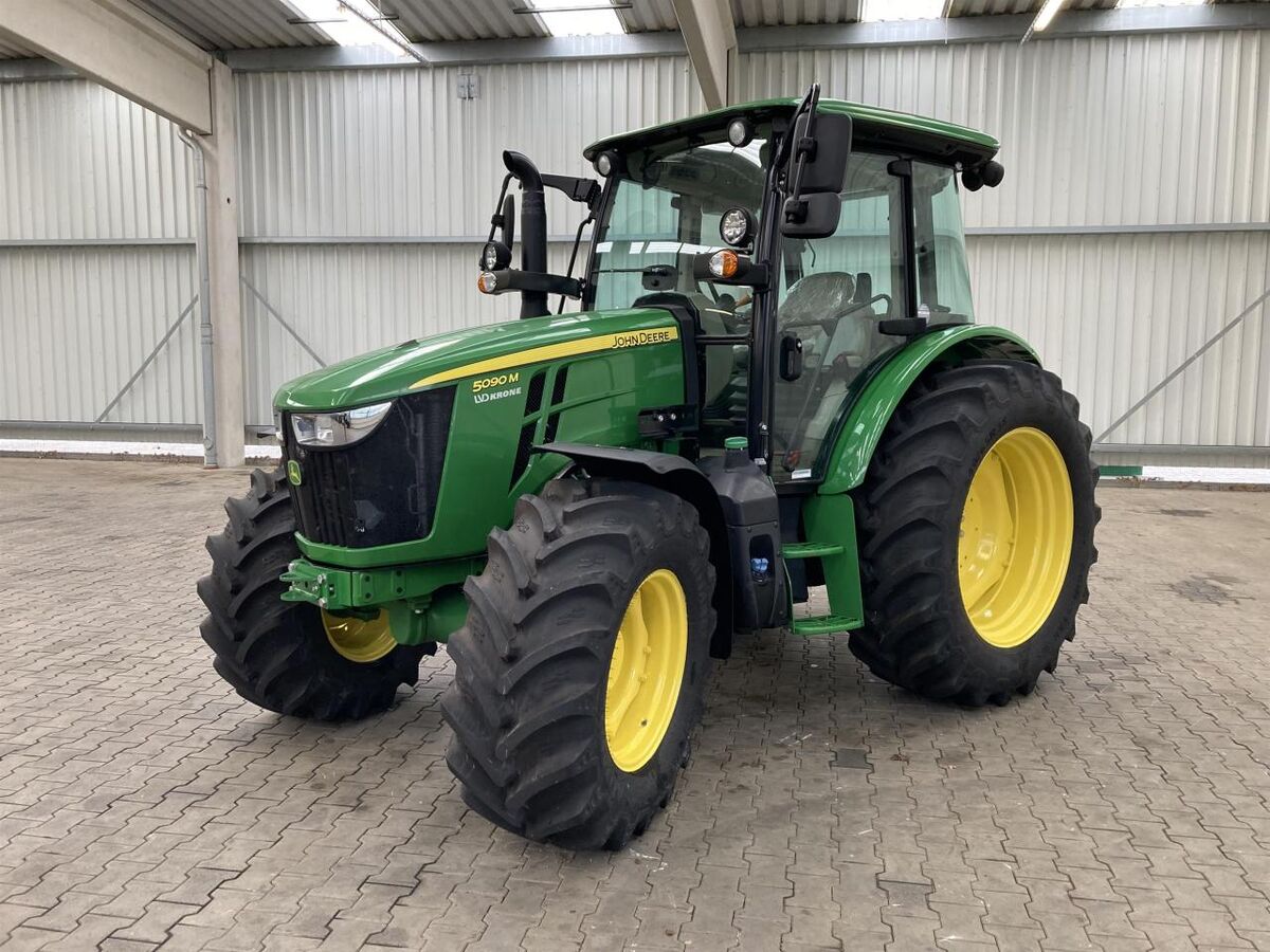 John Deere 5090M 1