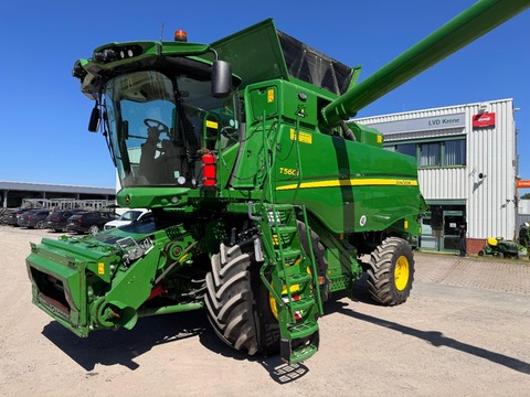 John Deere T560