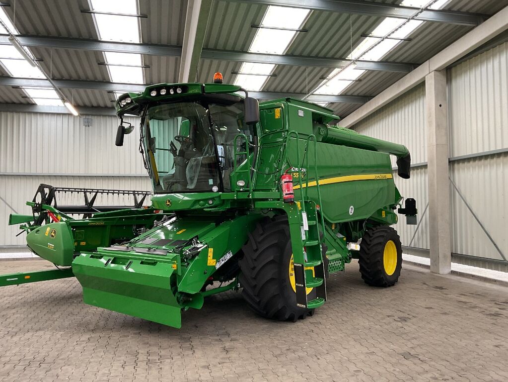 John Deere T550 2