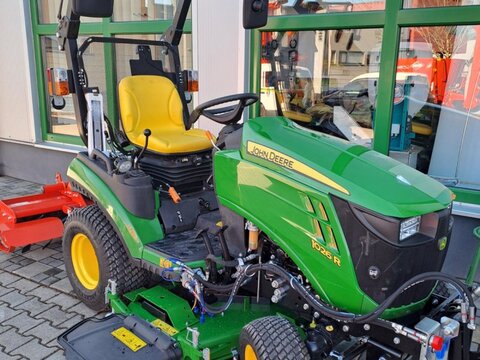 John Deere 1026R 2