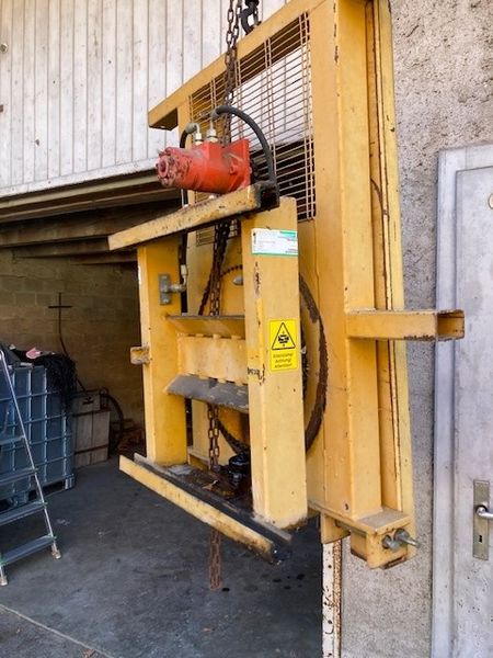 Box Lift Kistendrehgerät 360° 1