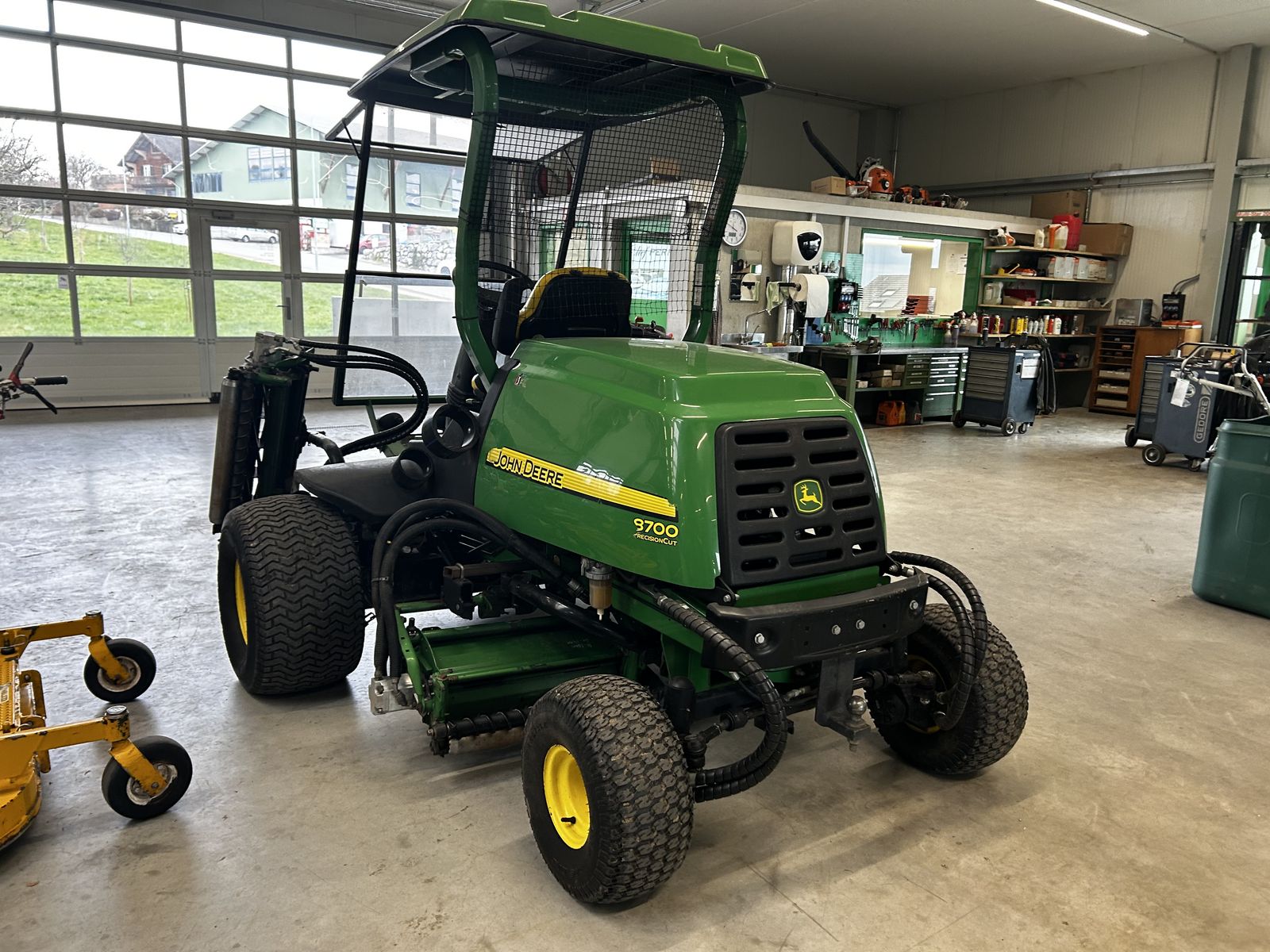 John Deere 8700 Precision Cut 2