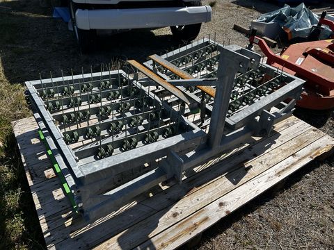 Sonstige Rasenstriegel