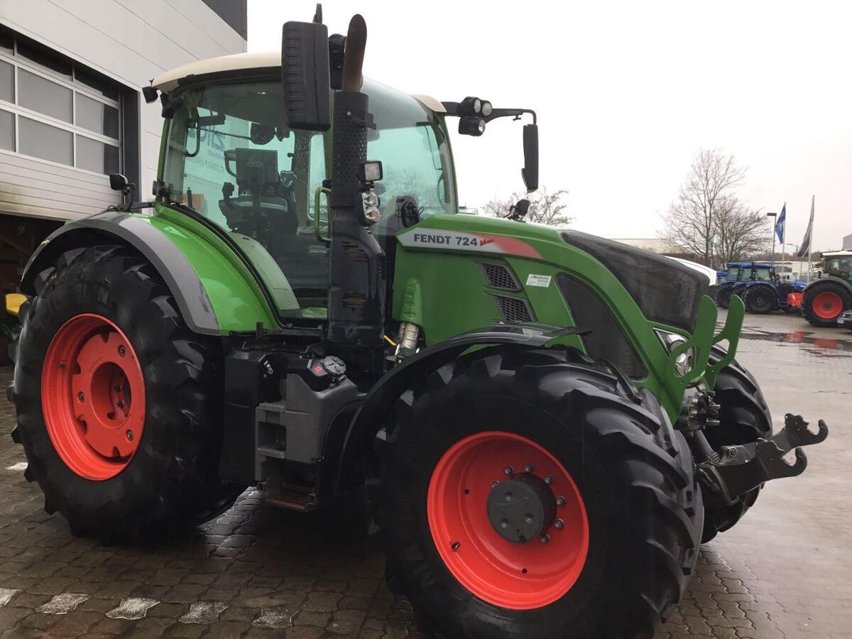 Fendt 724 Vario S4 3
