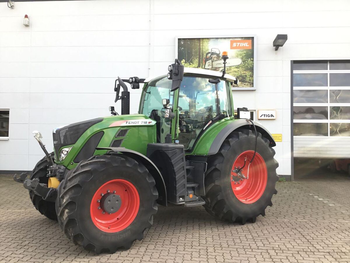 Fendt 718 S4 Vario ProfiPlus 1