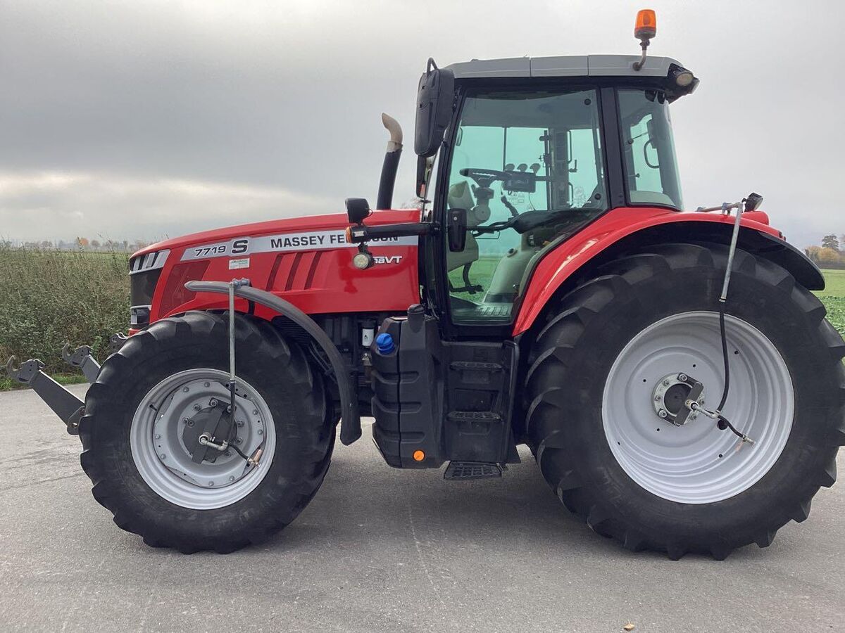Massey Ferguson 7719 Dyna - VT 2