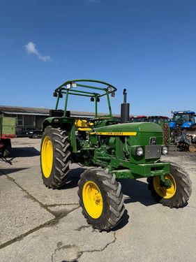 John Deere 2130