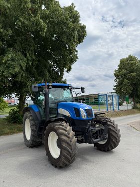 New Holland TS115A