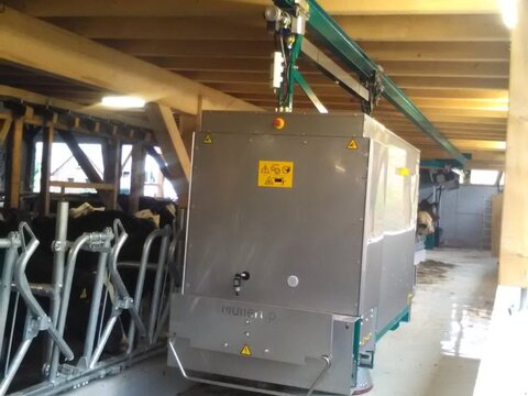 Sonstige Freestallfeeder M2000-4 mit WIC