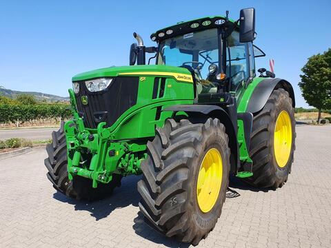 John Deere 6R 195