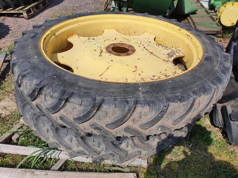 Kleber 270/95R48 x2