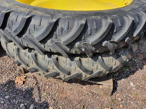 Kleber 270/95R48 x2