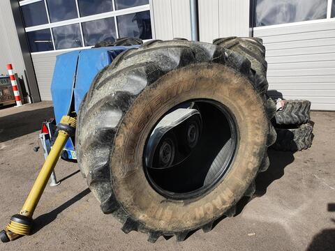 Sonstige 600/70R28 x2
