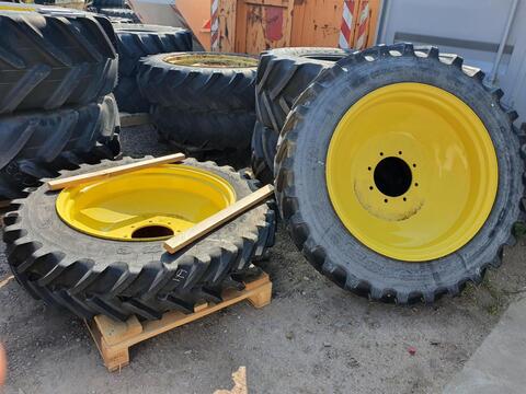 Firestone 270/95R32 x2